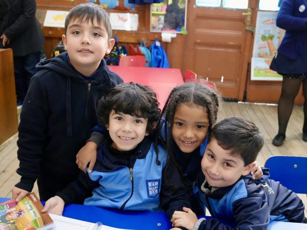 Niños de educación inicial en actividades de aula