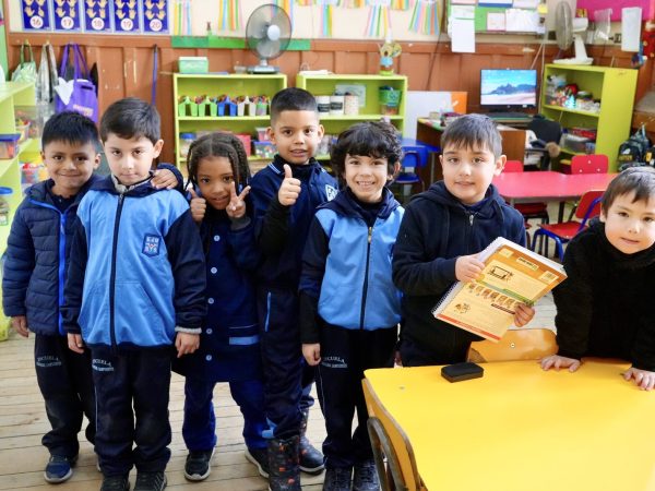 Niños de educación inicial en actividades de aula